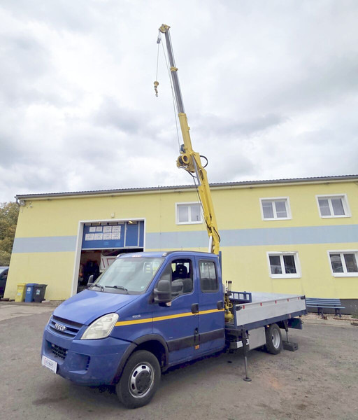 Iveco 50C18 Daily 3.D 16V +Effer - الشاحنات الصغيرة المسطحة, الشاحنات الصغيرة كابينة مزدوجة: صور 1 Iveco 50C18 Daily 3.D 16V +Effer - الشاحنات الصغيرة المسطحة, الشاحنات الصغيرة كابينة مزدوجة: صور 1