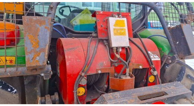 John Deere 6220 SE +Quicke +Igland twin - معدات الغابات: صور 4 John Deere 6220 SE +Quicke +Igland twin - معدات الغابات: صور 4