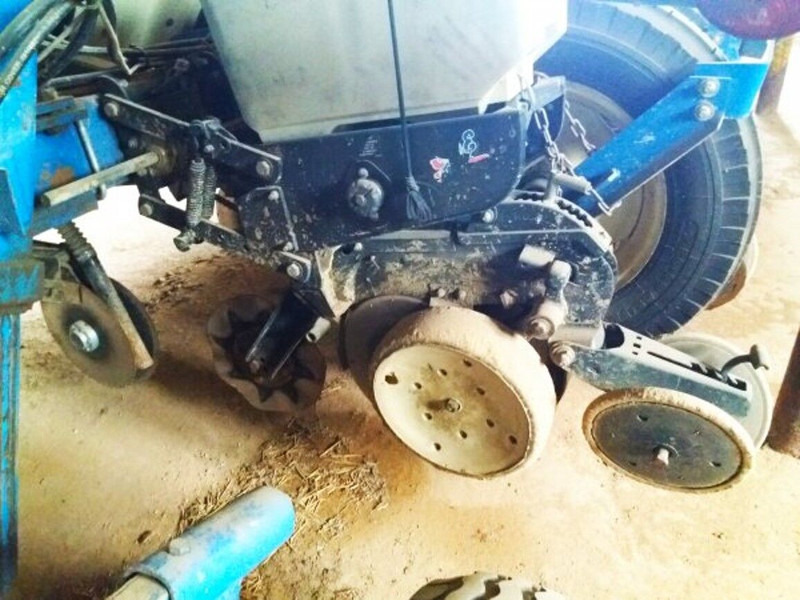 Kinze 3000 (8x lines 75 - وضع البذور فى خطوط: صور 5 Kinze 3000 (8x lines 75 - وضع البذور فى خطوط: صور 5