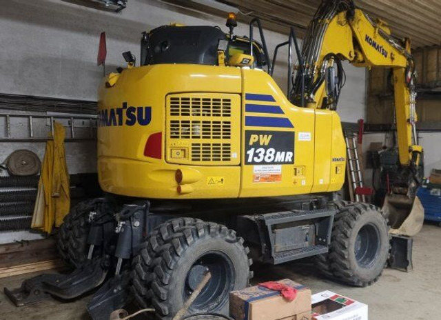 Komatsu PW 138 MR - حفارة على عجلات: صور 2 Komatsu PW 138 MR - حفارة على عجلات: صور 2
