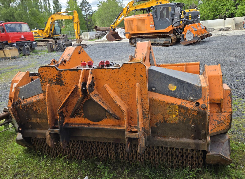 PrimeTech PT300 FAE 12t - ماكينات قطع الحشائش الغابات: صور 5 PrimeTech PT300 FAE 12t - ماكينات قطع الحشائش الغابات: صور 5