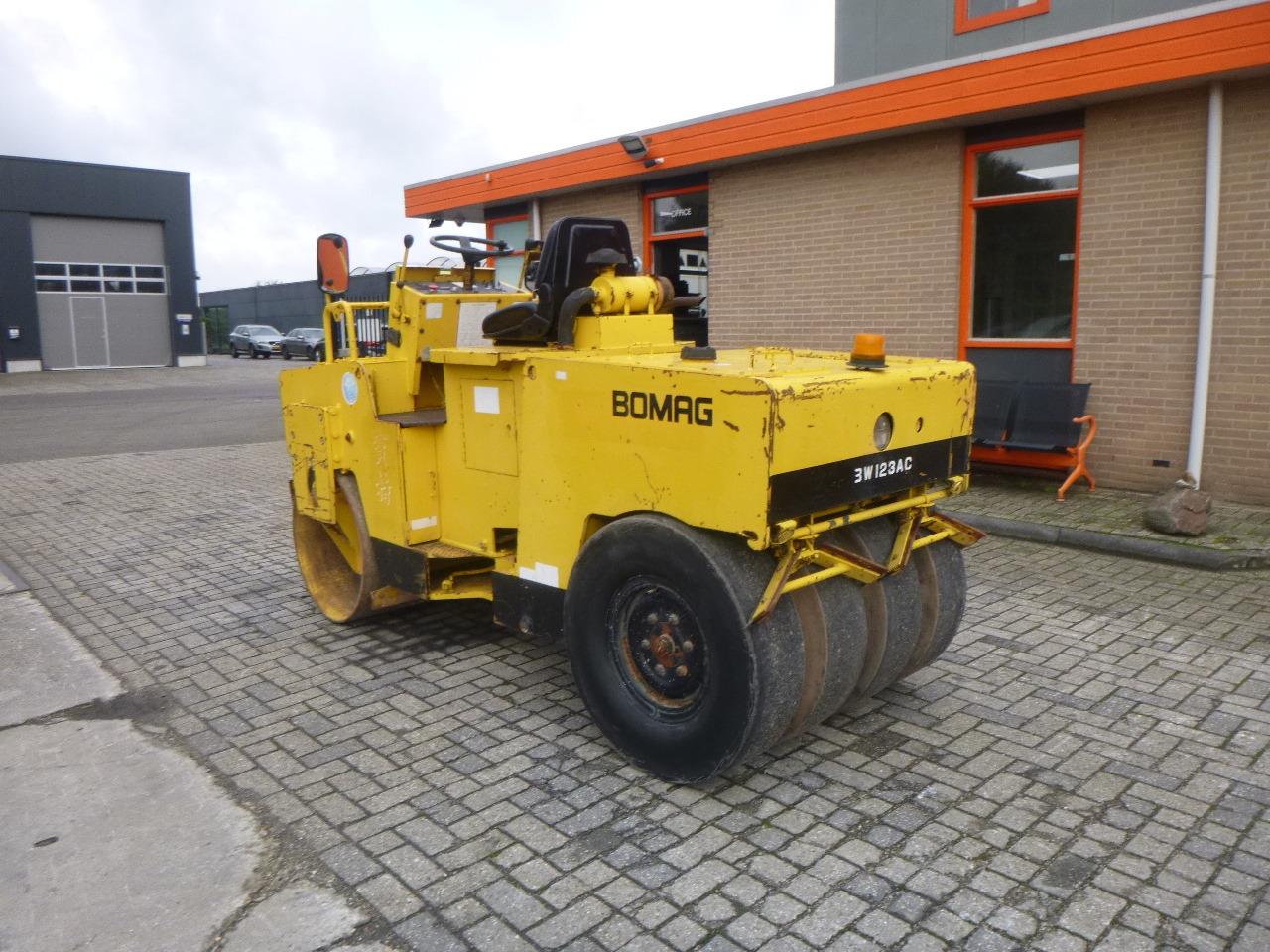 BOMAG BW123AC - مدحلة المختلطة: صور 2 BOMAG BW123AC - مدحلة المختلطة: صور 2