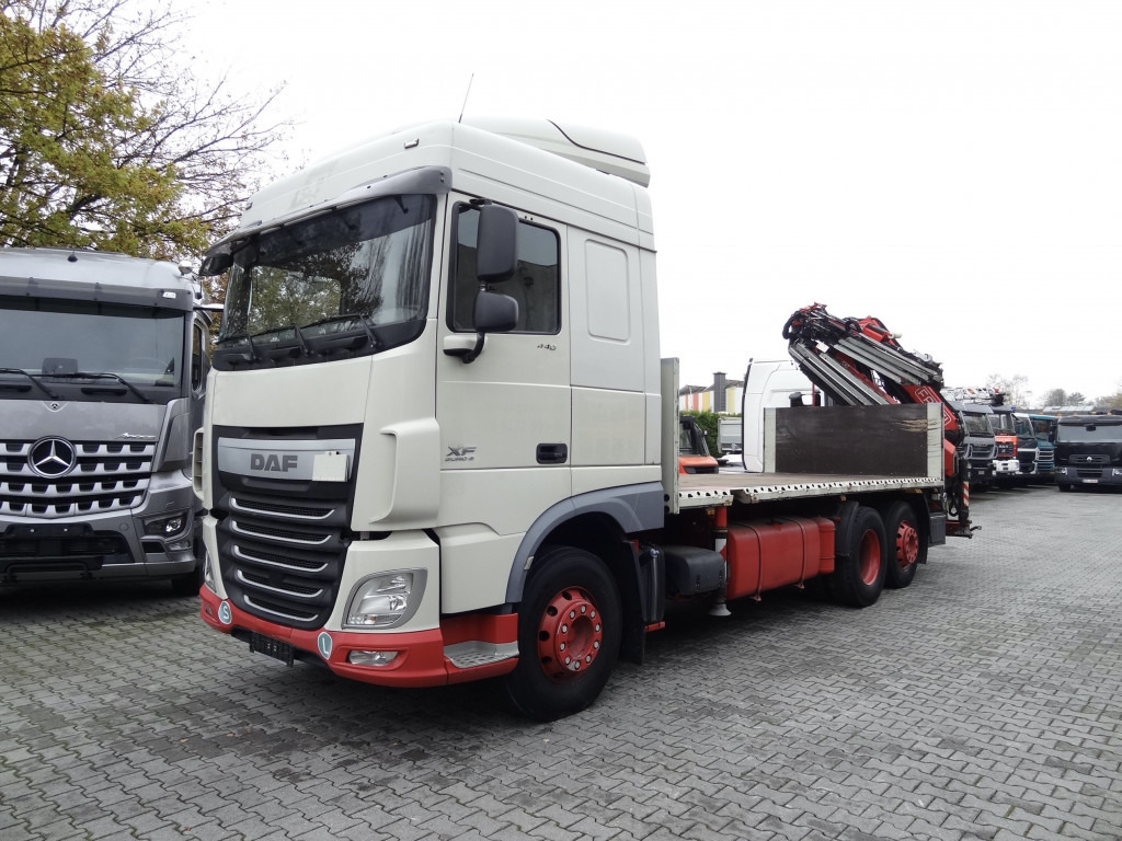 Daf XF440 6X2 Fassi 235 mit Jib bis 24.50 Meter - شاحنة كرين, شاحنات مسطحة: صور 1 Daf XF440 6X2 Fassi 235 mit Jib bis 24.50 Meter - شاحنة كرين, شاحنات مسطحة: صور 1
