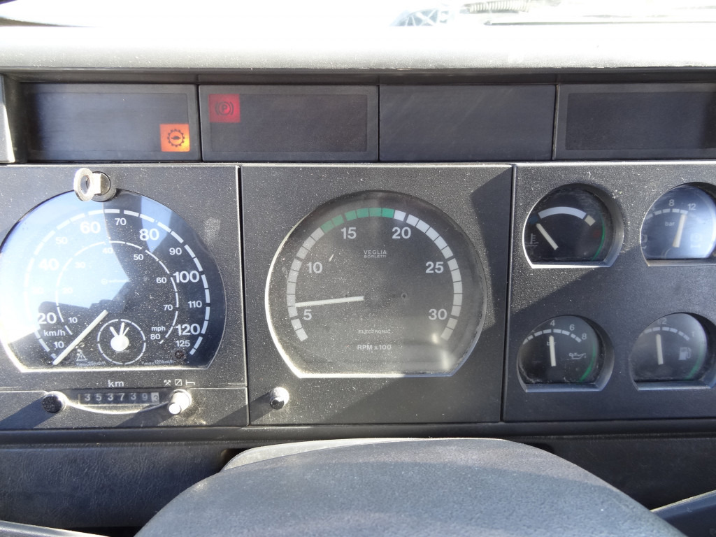 Iveco EuroTrakker 260E31 6X4 Palfinger 36002 - شاحنة كرين, شاحنات مسطحة: صور 2 Iveco EuroTrakker 260E31 6X4 Palfinger 36002 - شاحنة كرين, شاحنات مسطحة: صور 2