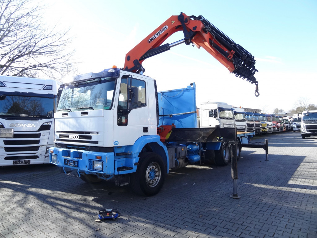 Iveco EuroTrakker 260E31 6X4 Palfinger 36002 - شاحنات مسطحة, شاحنة كرين: صور 1 Iveco EuroTrakker 260E31 6X4 Palfinger 36002 - شاحنات مسطحة, شاحنة كرين: صور 1