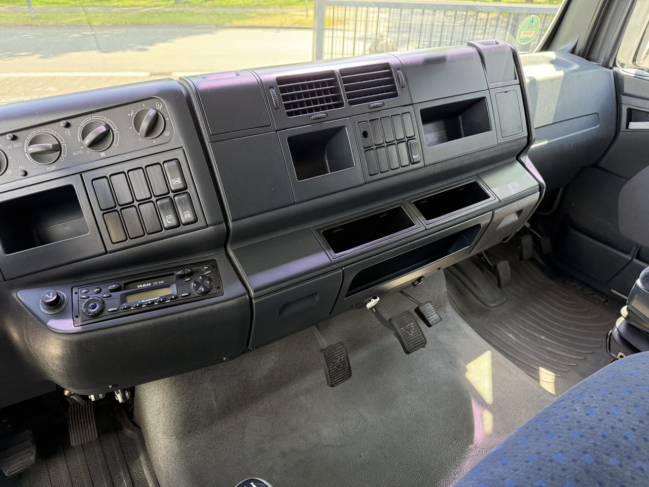 MAN TGA 18.350 4X2 LL Fahrschule - شاحنات الحاويات/ جسم علوي قابل للتغيير شاحنة: صور 3 MAN TGA 18.350 4X2 LL Fahrschule - شاحنات الحاويات/ جسم علوي قابل للتغيير شاحنة: صور 3