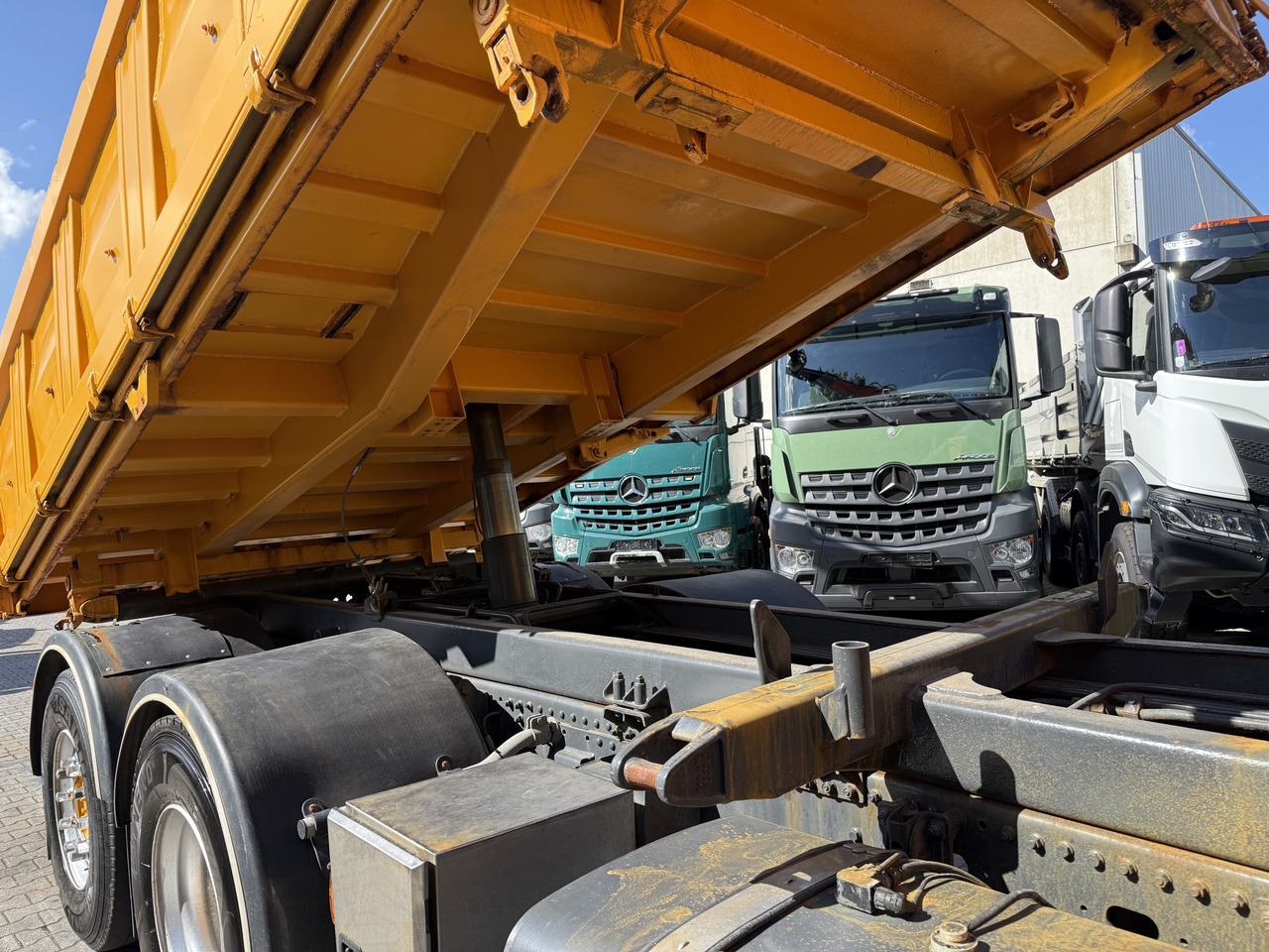 قلابات, شاحنة كرين MAN TGA 26.360 6X2 Kipper Kran Palfinger 15500: صور 14