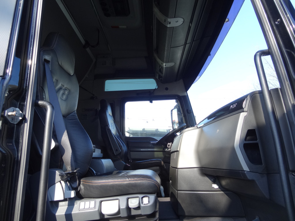 MAN TGX 18.680 V8 - شاحنة جرار: صور 4 MAN TGX 18.680 V8 - شاحنة جرار: صور 4