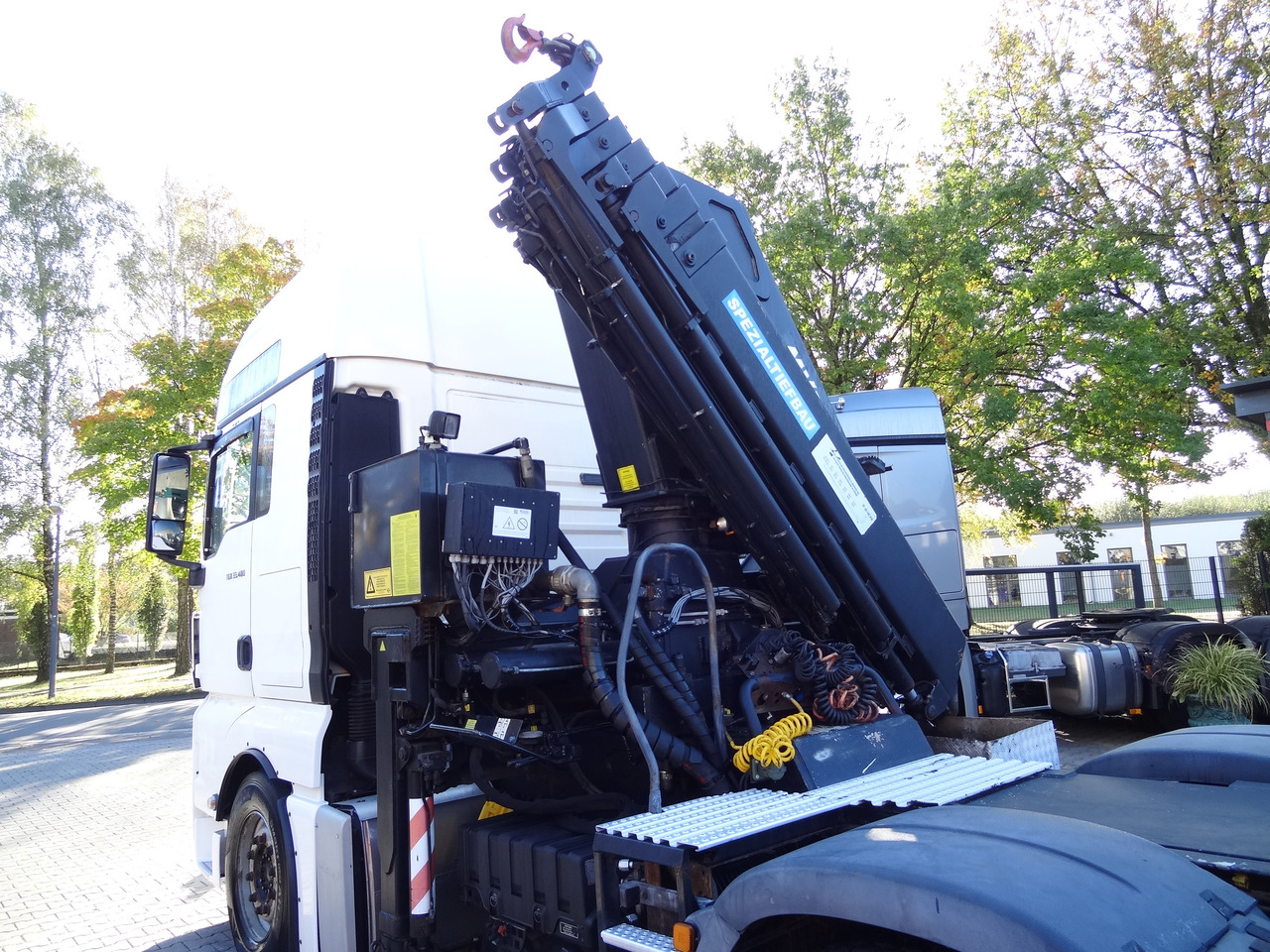 MAN TGX 33.480 6X4 Kran MKG 381 bis 20 Meter - شاحنة جرار: صور 5 MAN TGX 33.480 6X4 Kran MKG 381 bis 20 Meter - شاحنة جرار: صور 5