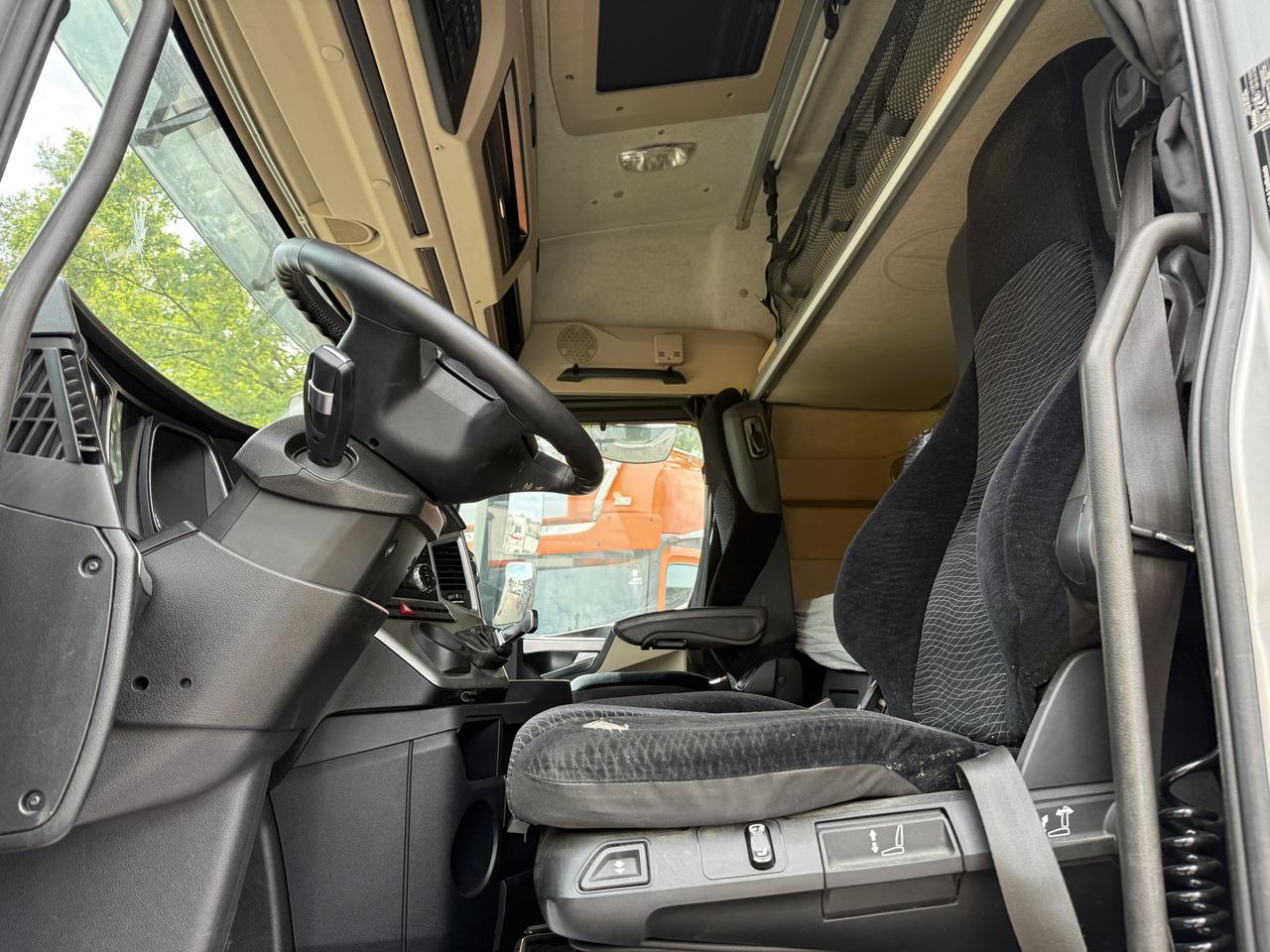 Mercedes-Benz Actros 1842LS Kran HMF 2020 bis 18 Meter - شاحنة جرار: صور 5 Mercedes-Benz Actros 1842LS Kran HMF 2020 bis 18 Meter - شاحنة جرار: صور 5