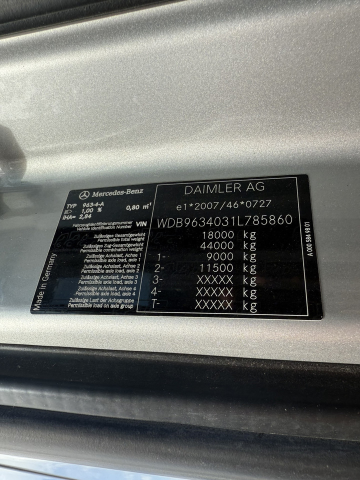 Mercedes-Benz Actros 1842LS Kran HMF 2020 bis 18 Meter - شاحنة جرار: صور 4 Mercedes-Benz Actros 1842LS Kran HMF 2020 bis 18 Meter - شاحنة جرار: صور 4