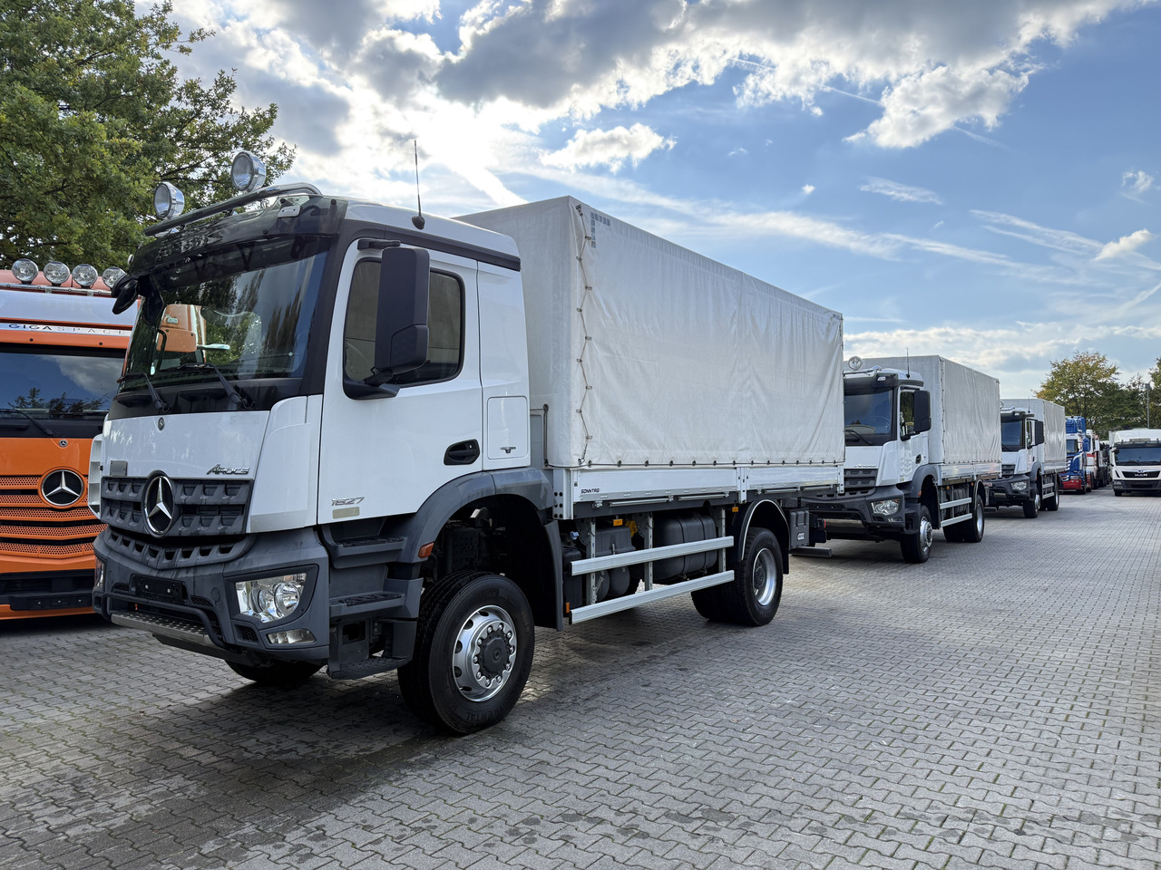 Mercedes-Benz Arocs 1827 AK 4X4 Ex- - شاحنات مسطحة: صور 1 Mercedes-Benz Arocs 1827 AK 4X4 Ex- - شاحنات مسطحة: صور 1