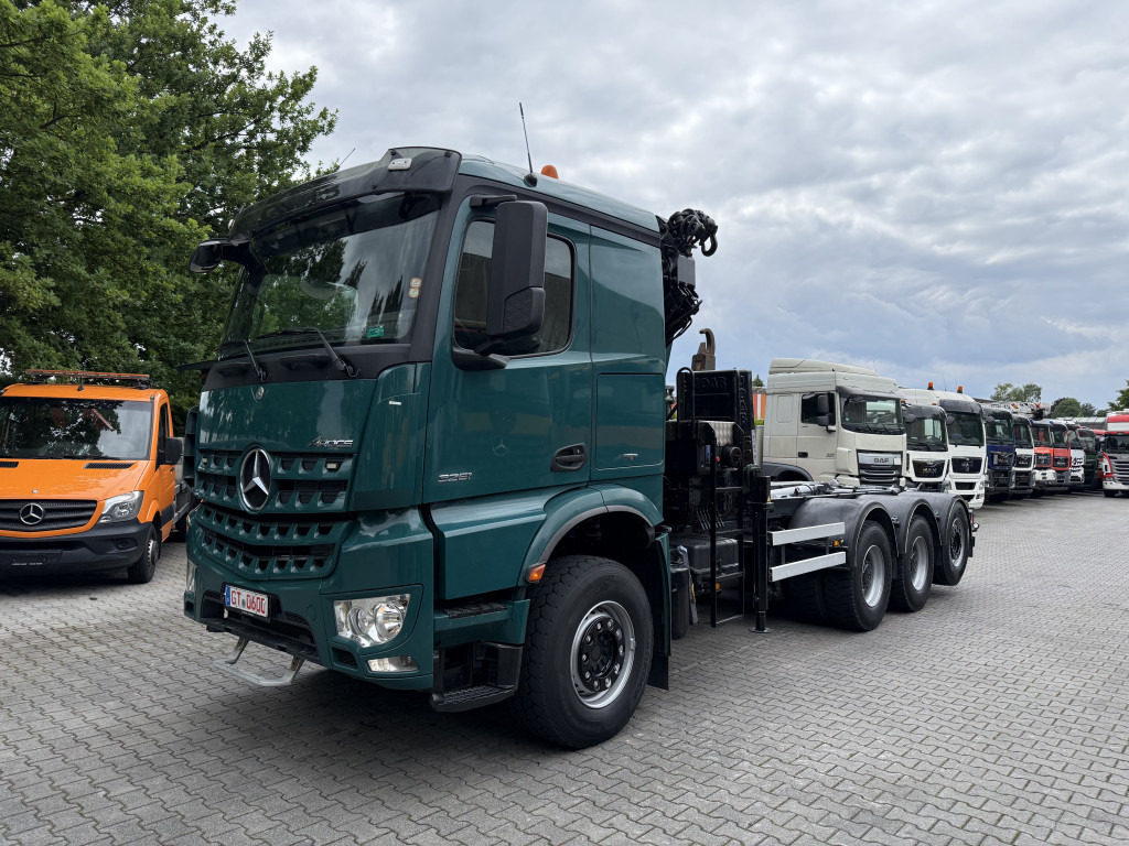 Mercedes-Benz Arocs 3251 8X4 Haken mit Kran HMF 2620 K5 - شاحنة ذات الخطاف, شاحنة كرين: صور 1 Mercedes-Benz Arocs 3251 8X4 Haken mit Kran HMF 2620 K5 - شاحنة ذات الخطاف, شاحنة كرين: صور 1