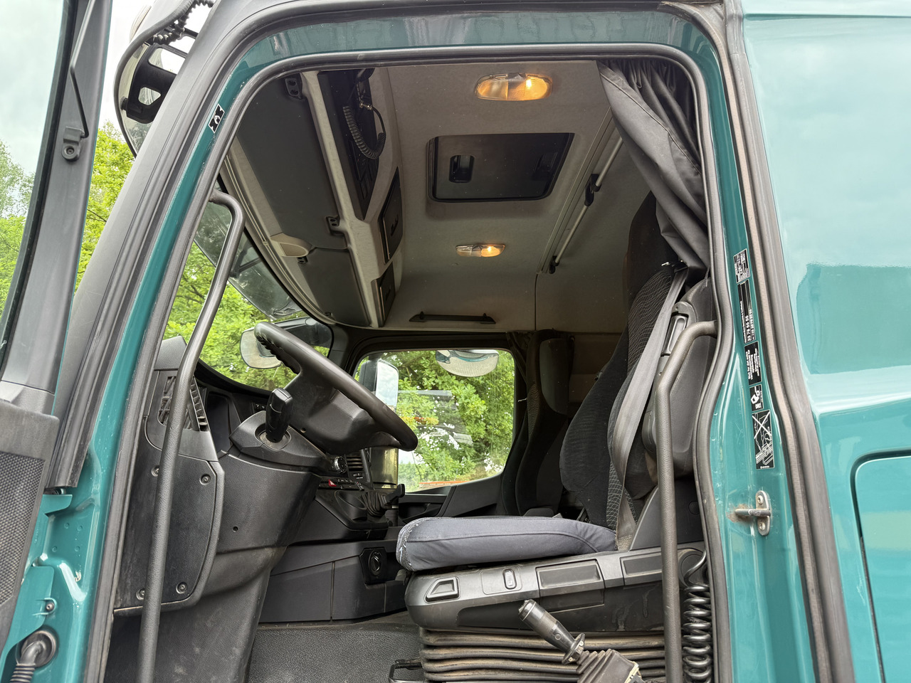 Mercedes-Benz Arocs 3251 8X4 Haken mit Kran HMF 2620 K5 - شاحنة ذات الخطاف, شاحنة كرين: صور 3 Mercedes-Benz Arocs 3251 8X4 Haken mit Kran HMF 2620 K5 - شاحنة ذات الخطاف, شاحنة كرين: صور 3