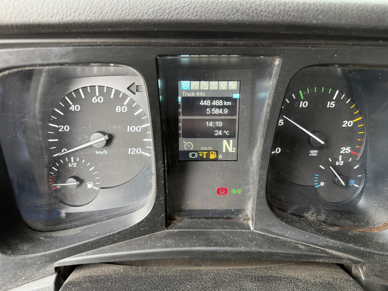 Mercedes-Benz Arocs 3251 8X4 Haken mit Kran HMF 2620 K5 - شاحنة ذات الخطاف, شاحنة كرين: صور 5 Mercedes-Benz Arocs 3251 8X4 Haken mit Kran HMF 2620 K5 - شاحنة ذات الخطاف, شاحنة كرين: صور 5