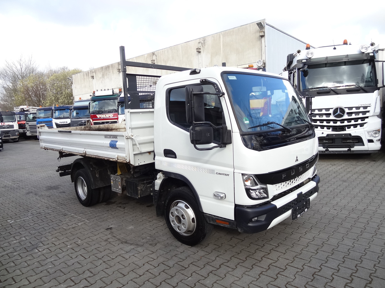 قلابات Mitsubishi Fuso 7C18 Meiller: صور 11 قلابات Mitsubishi Fuso 7C18 Meiller: صور 11