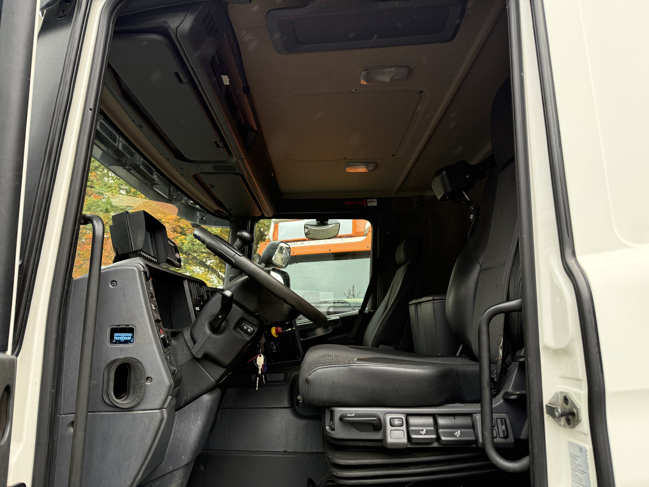 Scania P280 6X2*4 - الشاسيه شاحنة: صور 3 Scania P280 6X2*4 - الشاسيه شاحنة: صور 3