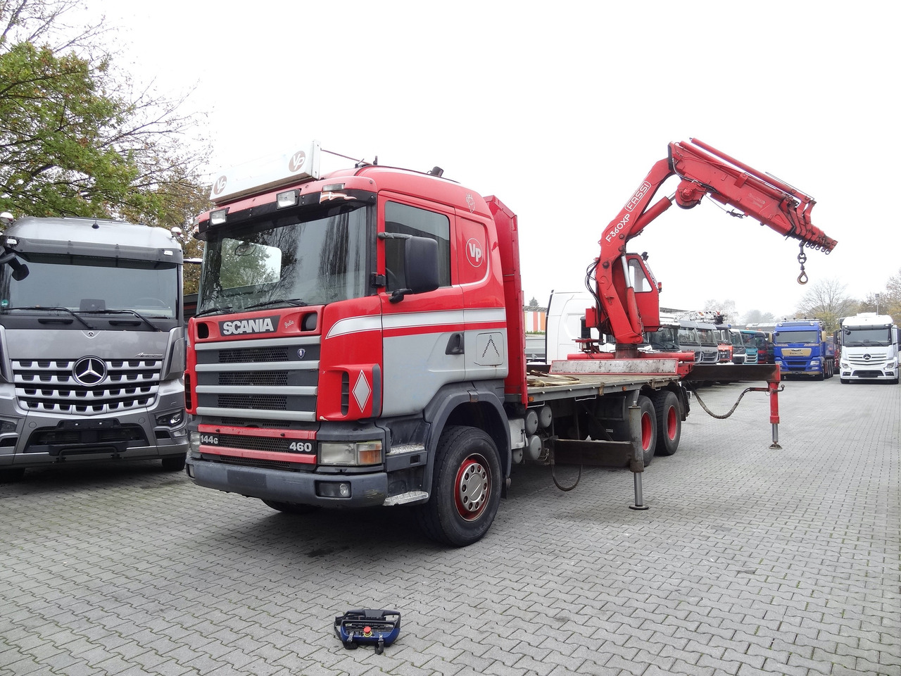 Scania R144 460 6X4 Fassi 360 bis 25 Meter - شاحنات مسطحة, شاحنة كرين: صور 1 Scania R144 460 6X4 Fassi 360 bis 25 Meter - شاحنات مسطحة, شاحنة كرين: صور 1