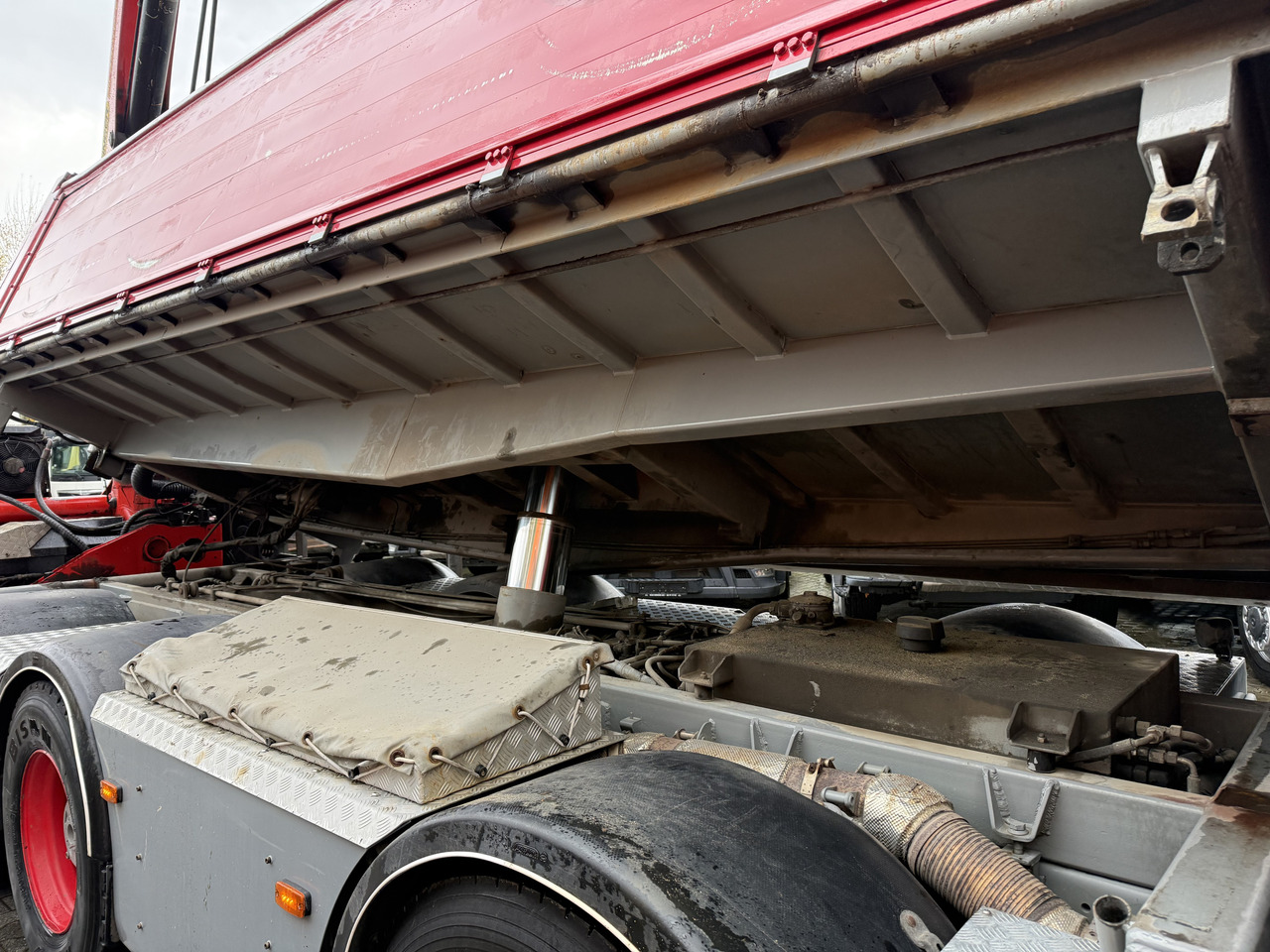 Scania R580 V8 8X4 Kipper Kran Palfinger 22002 - قلابات, شاحنة كرين: صور 3 Scania R580 V8 8X4 Kipper Kran Palfinger 22002 - قلابات, شاحنة كرين: صور 3