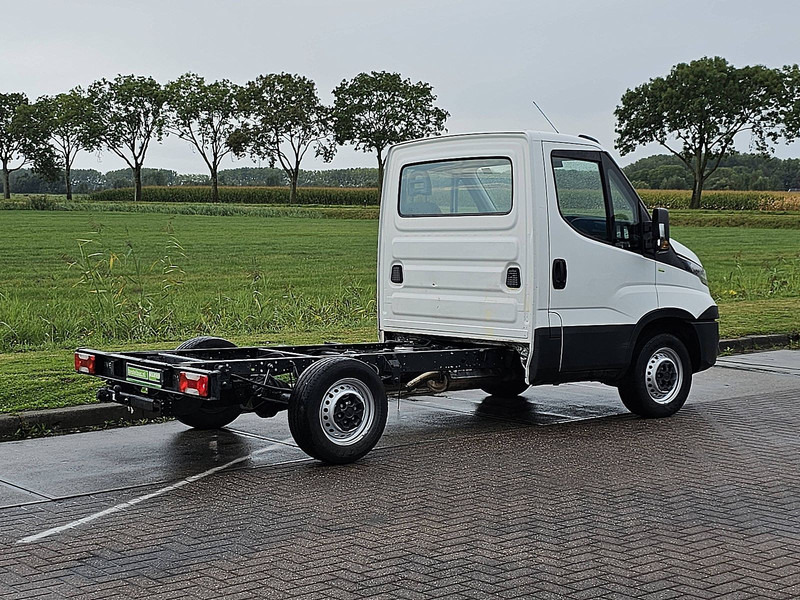 Iveco Daily 35 S 12 CHASSIS - الشاحنات الصغيرة: صور 3 Iveco Daily 35 S 12 CHASSIS - الشاحنات الصغيرة: صور 3