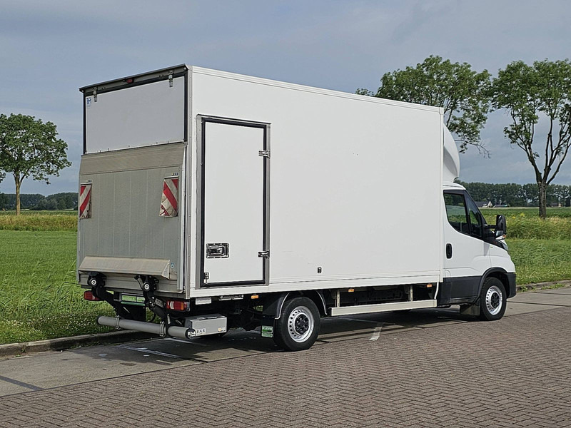 Iveco Daily 35S18 Bakwagen Laadklep! - الشاحنات الصغيرة صندوق مغلق: صور 3 Iveco Daily 35S18 Bakwagen Laadklep! - الشاحنات الصغيرة صندوق مغلق: صور 3