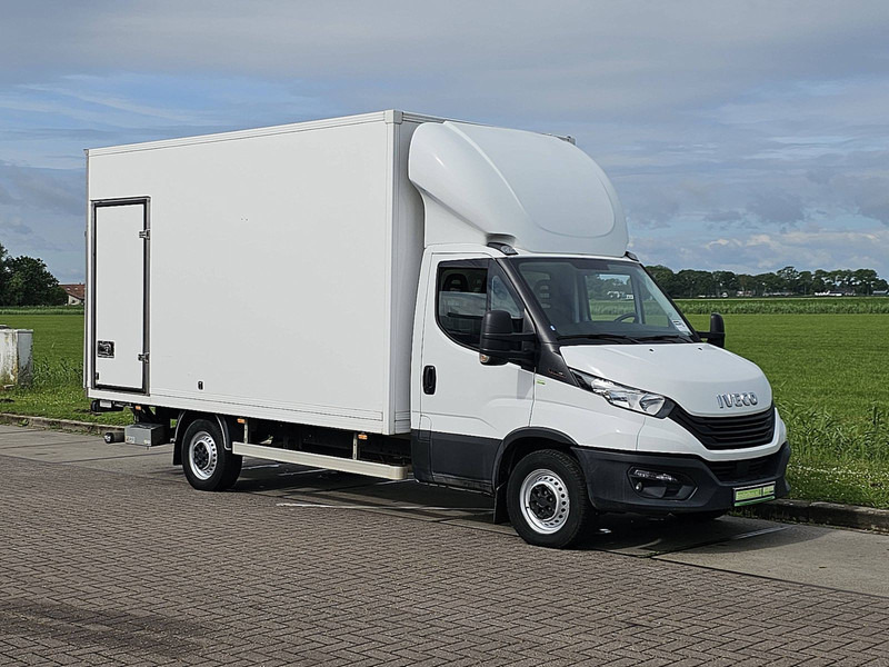 Iveco Daily 35S18 Bakwagen Laadklep! - الشاحنات الصغيرة صندوق مغلق: صور 5 Iveco Daily 35S18 Bakwagen Laadklep! - الشاحنات الصغيرة صندوق مغلق: صور 5