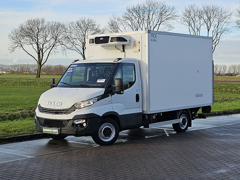 Iveco Daily 35S18 Koelwagen Laadklep - الشاحنات الصغيرة المبردة: صور 2 Iveco Daily 35S18 Koelwagen Laadklep - الشاحنات الصغيرة المبردة: صور 2