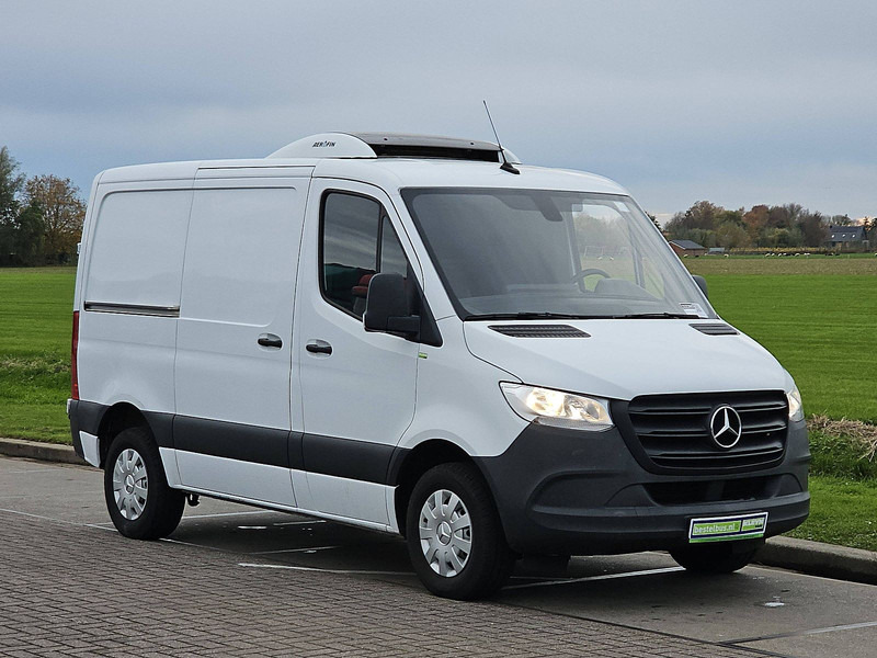 Mercedes-Benz Sprinter 311 CDI FRIGO L1H1 - الشاحنات الصغيرة المبردة: صور 5 Mercedes-Benz Sprinter 311 CDI FRIGO L1H1 - الشاحنات الصغيرة المبردة: صور 5