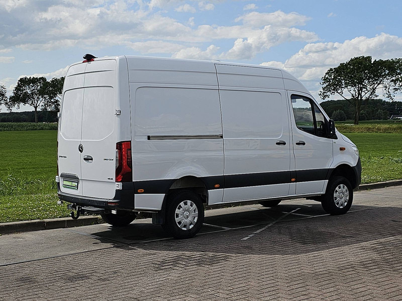 Mercedes-Benz Sprinter 316 CDI 4X4 AUT. L2H2 - فان: صور 3 Mercedes-Benz Sprinter 316 CDI 4X4 AUT. L2H2 - فان: صور 3