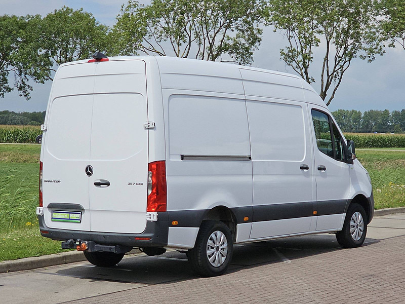 Mercedes-Benz Sprinter 317 L2H2 Mbux Airco - فان: صور 3 Mercedes-Benz Sprinter 317 L2H2 Mbux Airco - فان: صور 3