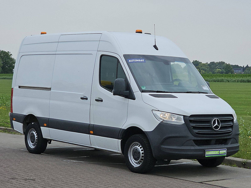 Mercedes-Benz Sprinter 319 L2H2 V6 3.5t-Trekh. - فان: صور 5 Mercedes-Benz Sprinter 319 L2H2 V6 3.5t-Trekh. - فان: صور 5