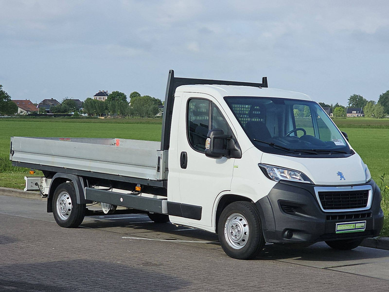 Peugeot Boxer 335 - الشاحنات الصغيرة المسطحة: صور 5 Peugeot Boxer 335 - الشاحنات الصغيرة المسطحة: صور 5
