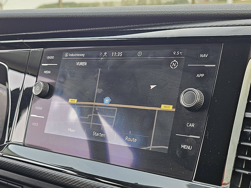 فان المدمجة Volkswagen Transporter 2.0 TDI L2H1 Digital-Cockpit: صور 11