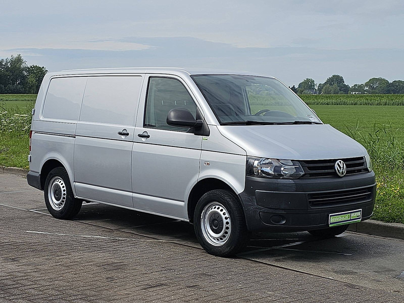 Volkswagen Transporter 2.0 TDI ac 140 PK - فان المدمجة: صور 5 Volkswagen Transporter 2.0 TDI ac 140 PK - فان المدمجة: صور 5