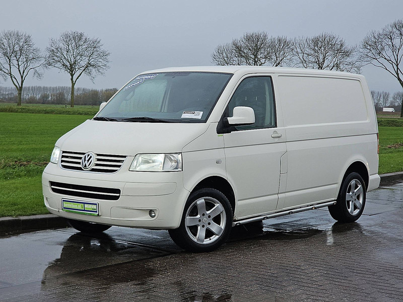 Volkswagen Transporter 2.5 TDI - فان المدمجة: صور 2 Volkswagen Transporter 2.5 TDI - فان المدمجة: صور 2