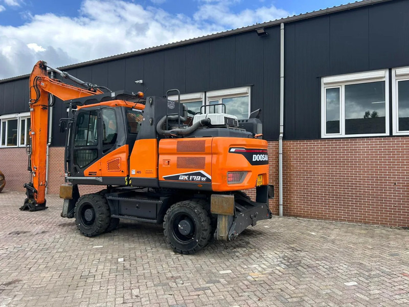Doosan DX170W-5 - حفارة النقل والشحن: صور 3 Doosan DX170W-5 - حفارة النقل والشحن: صور 3