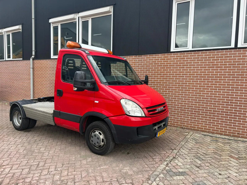 Iveco Daily 40 C18 - شاحنة جرار: صور 2 Iveco Daily 40 C18 - شاحنة جرار: صور 2
