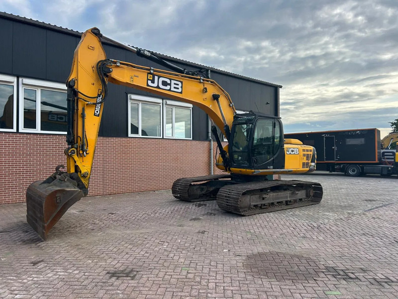 JCB JS220LC - حفارات زحافة: صور 1 JCB JS220LC - حفارات زحافة: صور 1