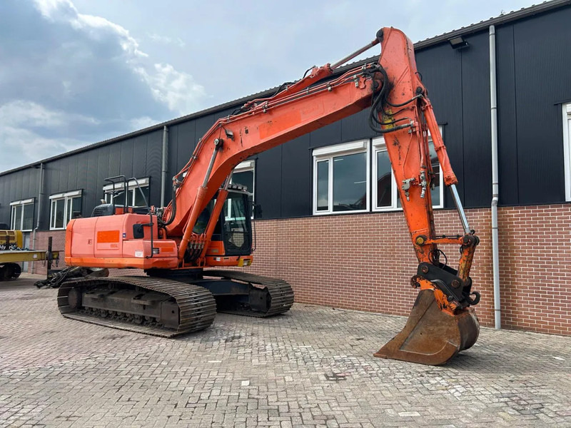 Komatsu PC 210LC-10 - حفارات زحافة: صور 4 Komatsu PC 210LC-10 - حفارات زحافة: صور 4