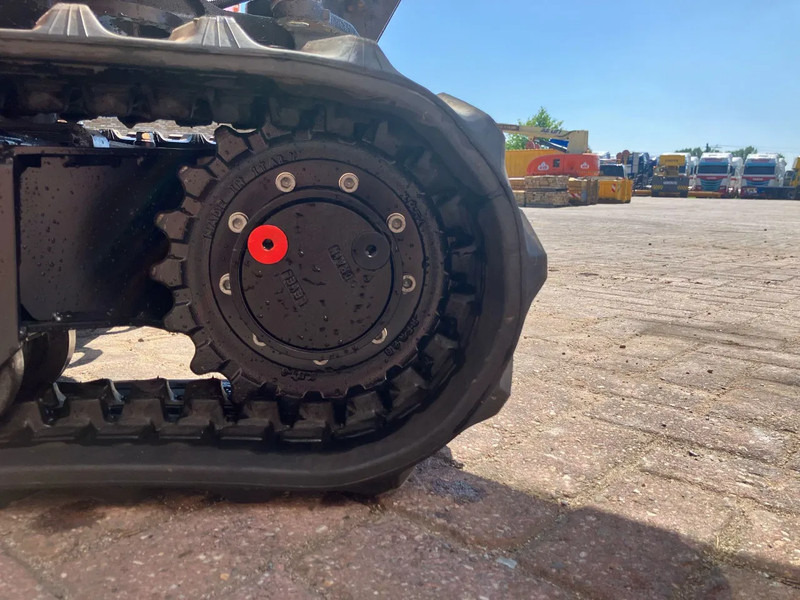 Kubota KX019 4 - حفارات زحافة: صور 5 Kubota KX019 4 - حفارات زحافة: صور 5