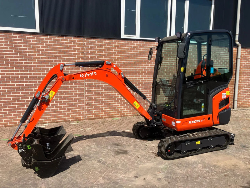 Kubota KX019 4 - حفارات زحافة: صور 1 Kubota KX019 4 - حفارات زحافة: صور 1