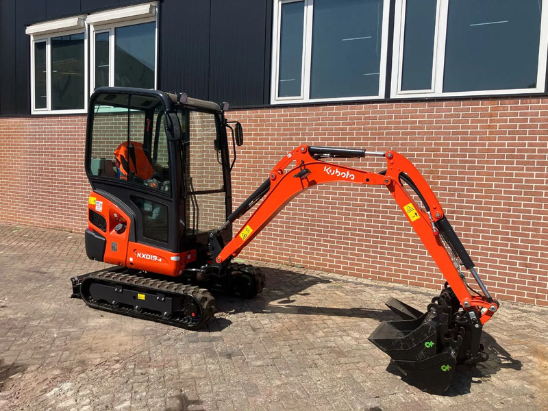 Kubota KX019 4 - حفارات زحافة: صور 3 Kubota KX019 4 - حفارات زحافة: صور 3