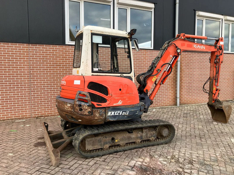 Kubota KX121-3a - حفارة مصغرة: صور 4 Kubota KX121-3a - حفارة مصغرة: صور 4
