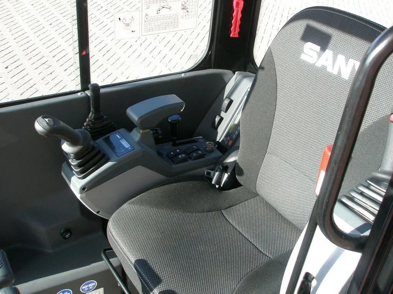 Sany SY18C - حفارة مصغرة: صور 5 Sany SY18C - حفارة مصغرة: صور 5