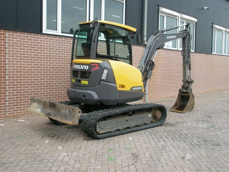 Volvo ECR50D - حفارة مصغرة: صور 4 Volvo ECR50D - حفارة مصغرة: صور 4