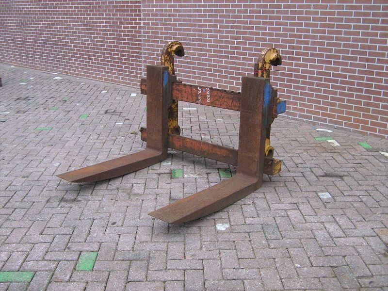 Volvo Forks L150-L180 - شوكات - آلات البناء: صور 1 Volvo Forks L150-L180 - شوكات - آلات البناء: صور 1