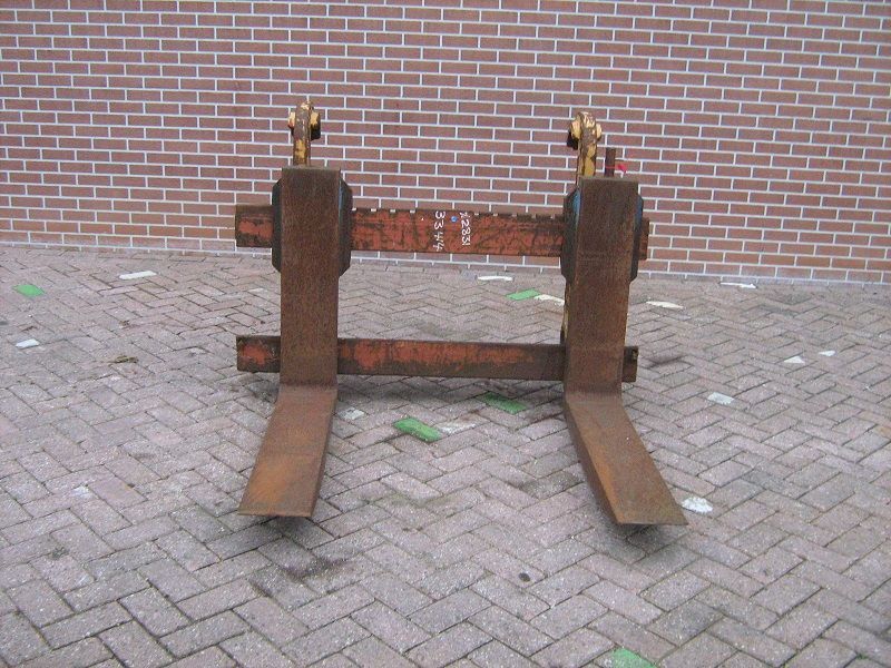 Volvo Forks L150-L180 - شوكات - آلات البناء: صور 2 Volvo Forks L150-L180 - شوكات - آلات البناء: صور 2