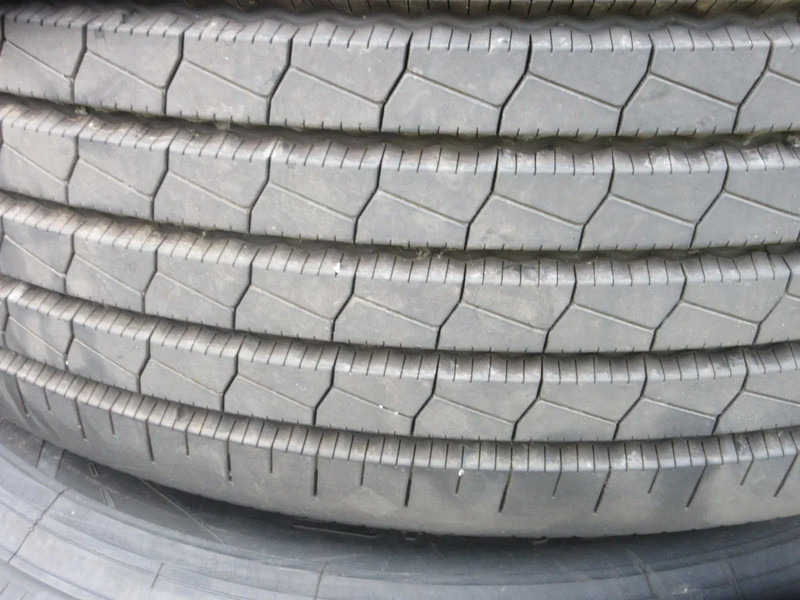 Continental 385/55 R 22.5 M+S APOLLO VOOR STAALEN WIEL MET BAND 2 X - الإطارات - شاحنة: صور 3 Continental 385/55 R 22.5 M+S APOLLO VOOR STAALEN WIEL MET BAND 2 X - الإطارات - شاحنة: صور 3