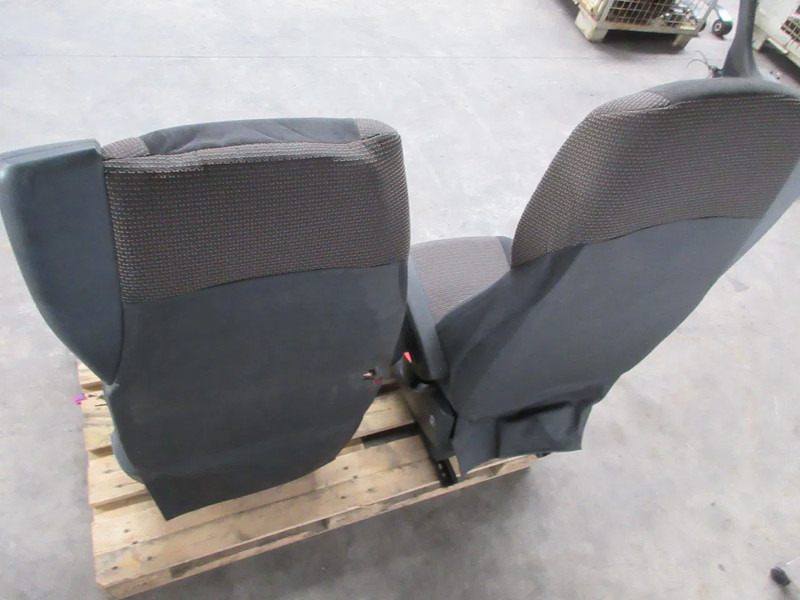 DAF 1978966//1844380 STOELEN SET DAF CF 440 EURO 6 MODEL 2018 - مقاعد السيارات - شاحنة: صور 3 DAF 1978966//1844380 STOELEN SET DAF CF 440 EURO 6 MODEL 2018 - مقاعد السيارات - شاحنة: صور 3