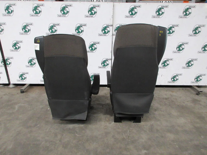 DAF 2104652//2105712// STOELEN SET DAF XF CF EURO 6 RECHTS EN LINKS - مقاعد السيارات - شاحنة: صور 3 DAF 2104652//2105712// STOELEN SET DAF XF CF EURO 6 RECHTS EN LINKS - مقاعد السيارات - شاحنة: صور 3